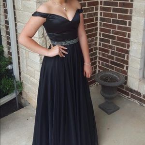 Black off the shoulder Sherri Hill Prom Dress